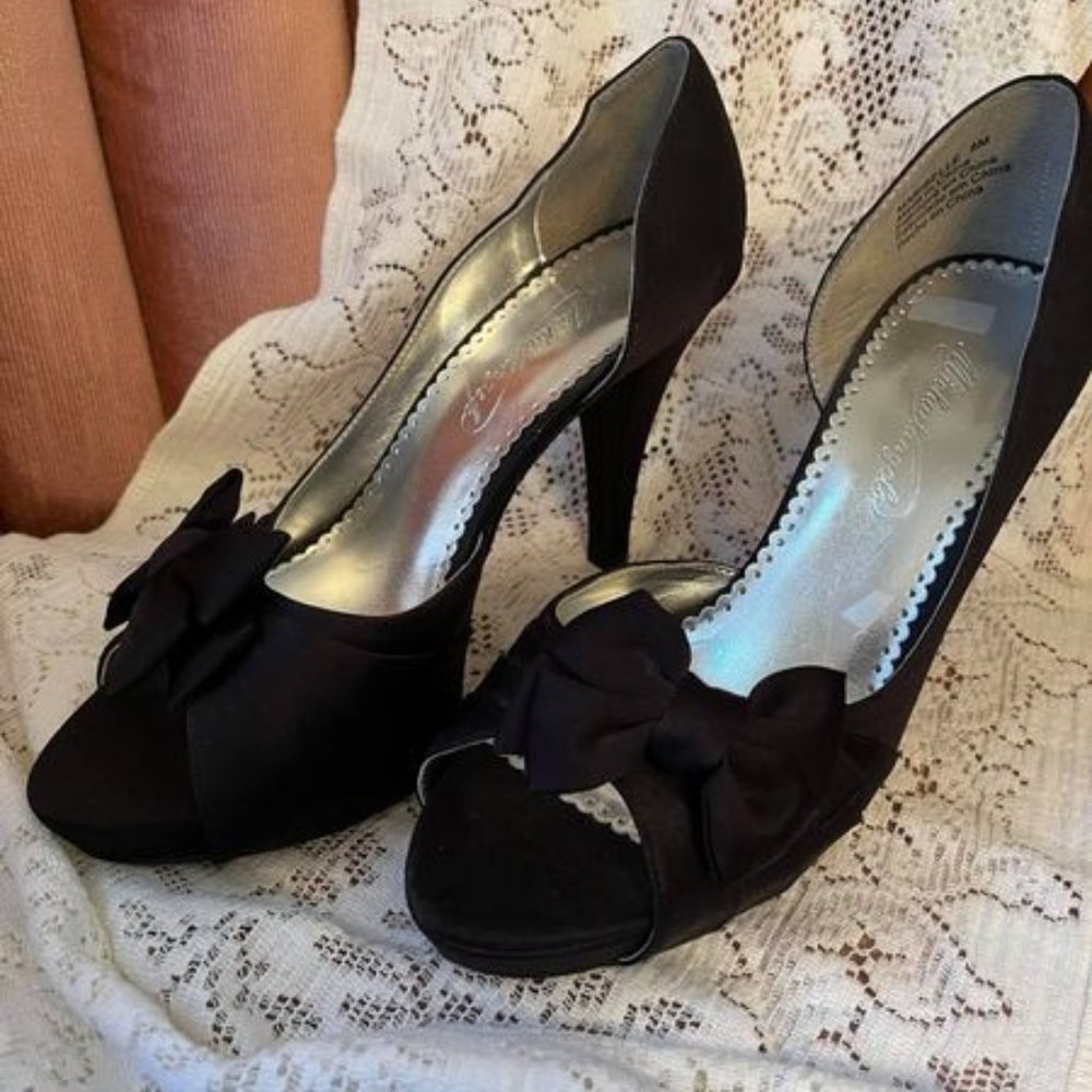 Maribelle Black Satin Pumps Excellent Condition
